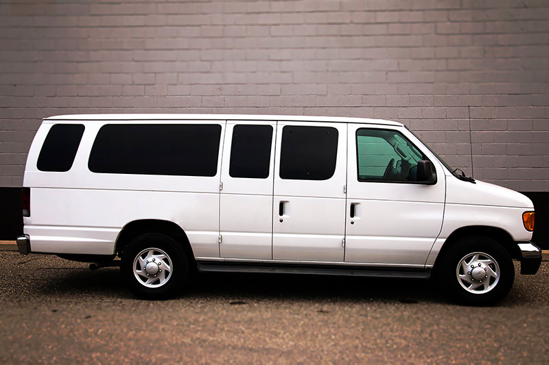 clarksville tn shuttle van